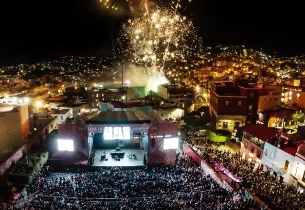 Gran afluencia turística en el primer fin de semana del Festival Internacional Cervantino