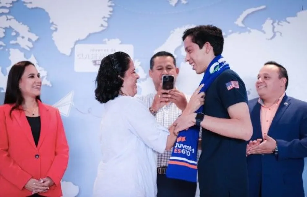 Abanderan a 65 Ganadores del Programa GTO Internacional en Guanajuato