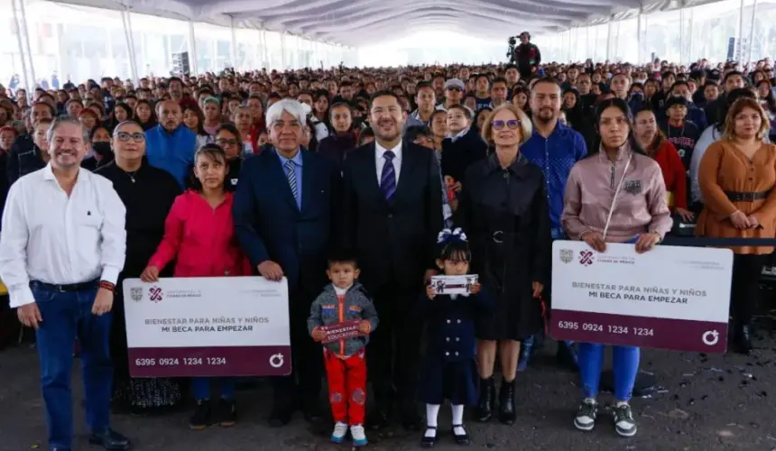 Inició con la segunda fase de entrega de recursos del Programa “La Escuela es Nuestra – Mejor Escuela”. Foto: Cortesía