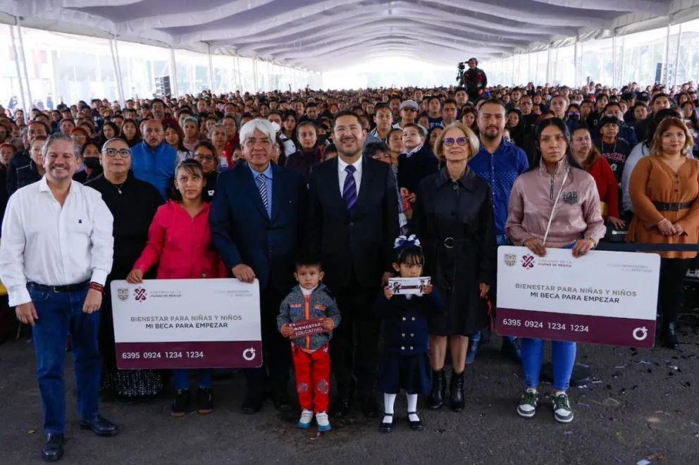 Inició con la segunda fase de entrega de recursos del Programa “La Escuela es Nuestra – Mejor Escuela”. Foto: Cortesía