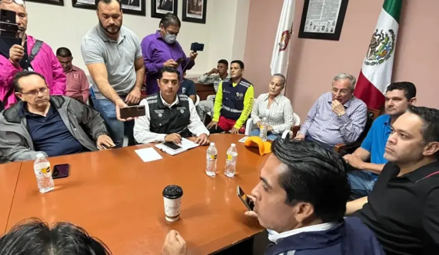 Acude Rocha a Guamúchil y Angostura para atender la emergencia por las lluvias de Norma