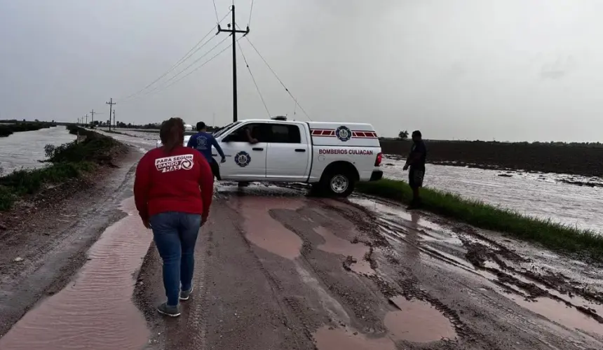 PREVENCIÓN. Evacuan a pobladores de Costa Rica y Limón de los Ramos por desbordamiento de un dren y arroyo