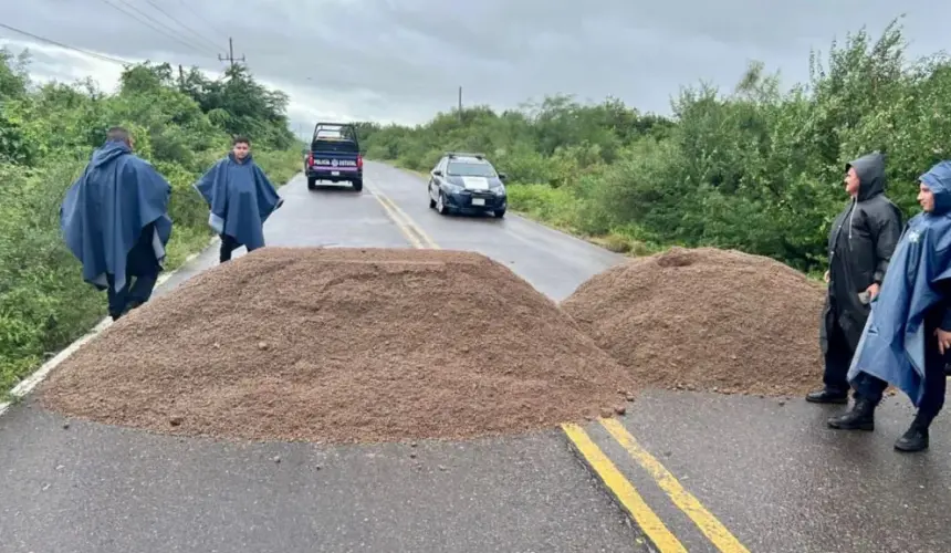 En Elota evacuan a familias que están en zonas de riesgo por tormenta “Norma”.