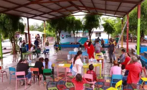 Cocina móvil ALAJIBUA de DIF Culiacán, lleva alimento caliente a albergue en El pinole