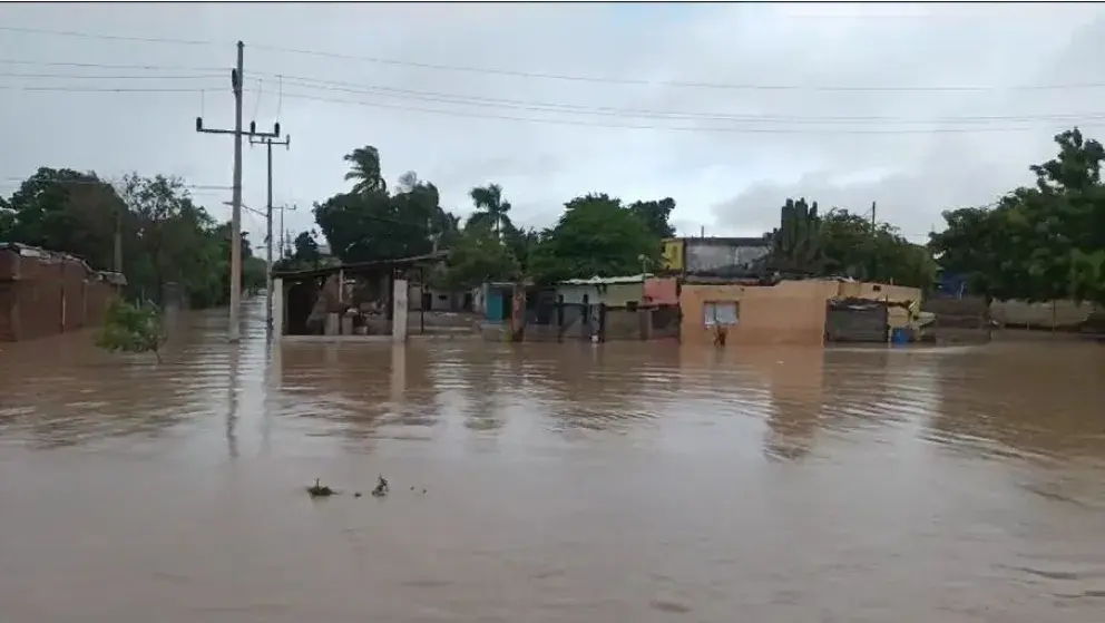 Ciudadanos organizan colecta de ayuda humanitaria para afectados por inundaciones en Villa Juárez, Navolato