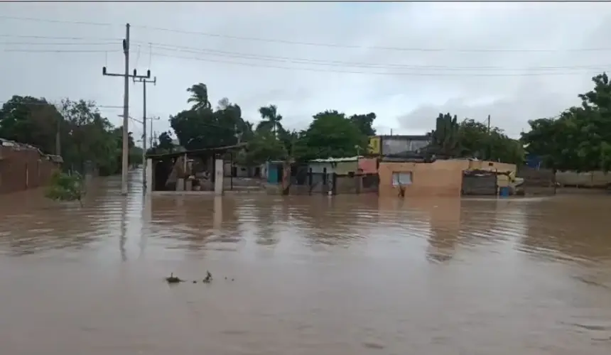 Ciudadanos organizan colecta de ayuda humanitaria para afectados por inundaciones en Villa Juárez, Navolato