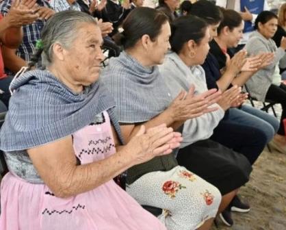 Entregan escrituras a beneficiarios del Programa Papelito Habla en Apaseo el Alto, Guanajuato