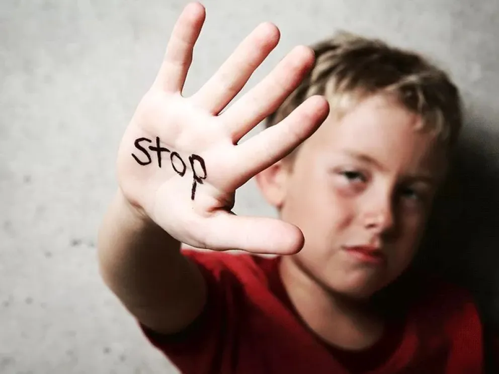 10 pasos clave para prevenir el maltrato en niños y niñas