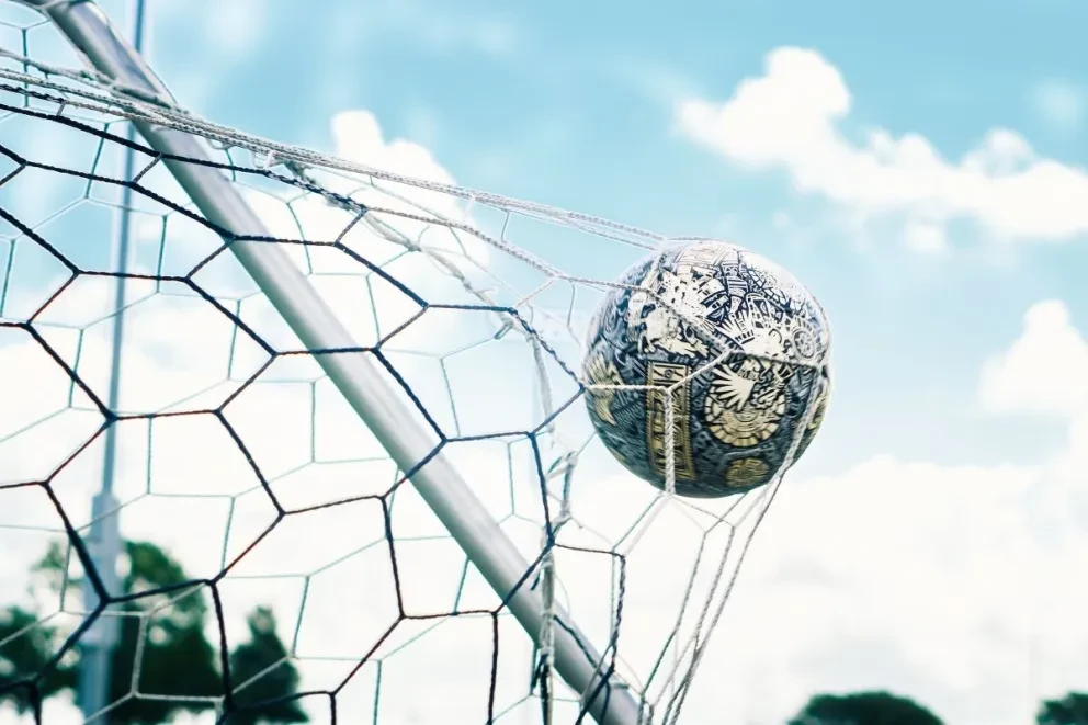 Para los amantes del futbol te informamos que el partido de Mazatlán vs Querétaro será a las ocho de la noche. Foto: Chaos Soccer Gear