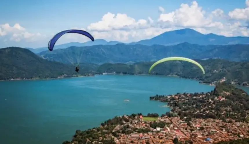 Valle de Bravo: Un cielo abierto para el Parapente