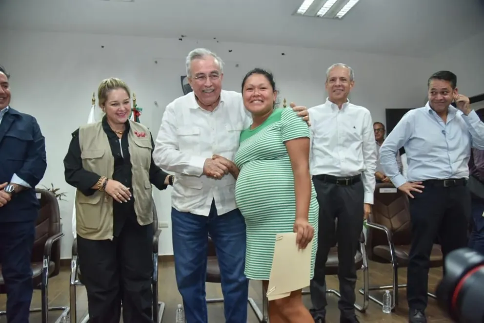 Entrega de apoyo para damnificados por tormenta Norma en Sinaloa. Foto: Cortesía