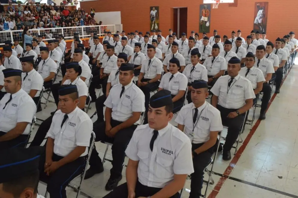 Se gradúan 62 policías preventivos en Mazatlán, Sinaloa.