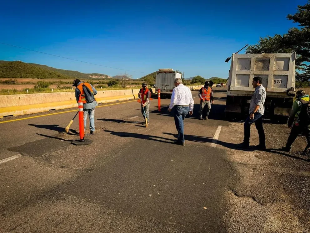 Sinaloa. Realizan reencarpetado en la Autopista Benito Juárez