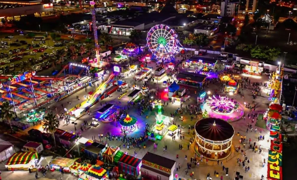 Cartelera de artistas y eventos importantes de la Expo Feria Canaco Mazatlán 2023. Foto: Cortesía