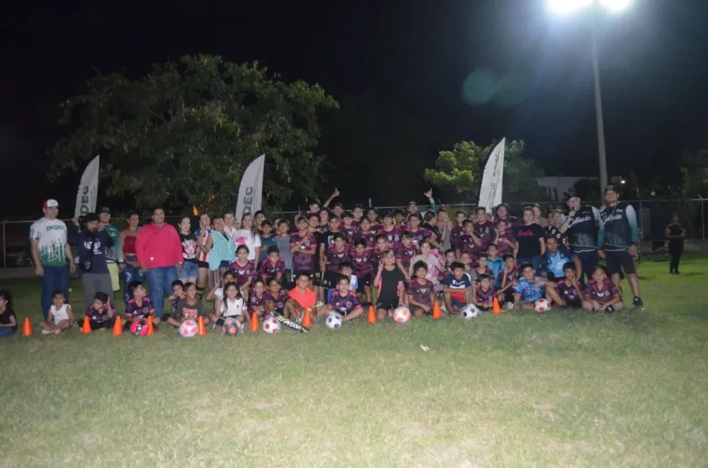 Chicos y grandes disfrutaron de la maravillosa fiesta deportiva que se organizó en el campo de la colonia Buenos Aires. Fotos: Juan Madrigal