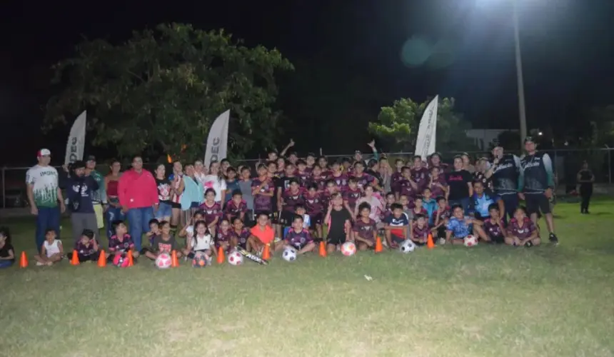 Chicos y grandes disfrutaron de la maravillosa fiesta deportiva que se organizó en el campo de la colonia Buenos Aires. Fotos: Juan Madrigal