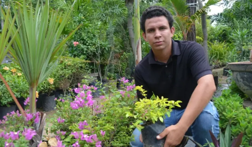 El joven de Pablo Estrada, con su emprendimiento, cultiva una mente optimista, energías positivas y paz. Fotos: Juan Madrigal