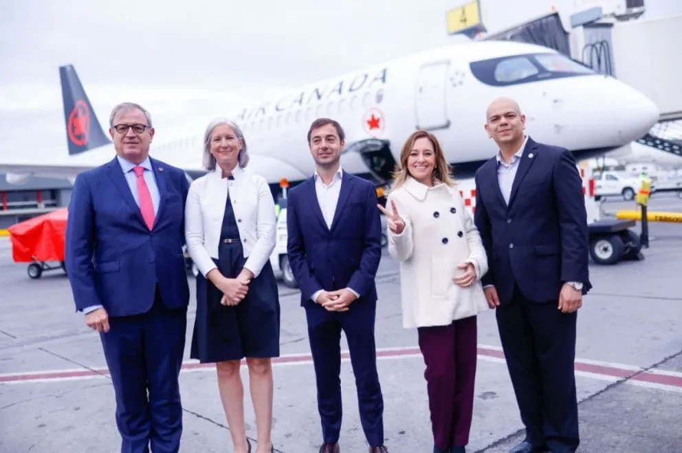 Abren ruta directa de vuelo de Monterrey a Toronto, Canadá. Foto: Cortesía
