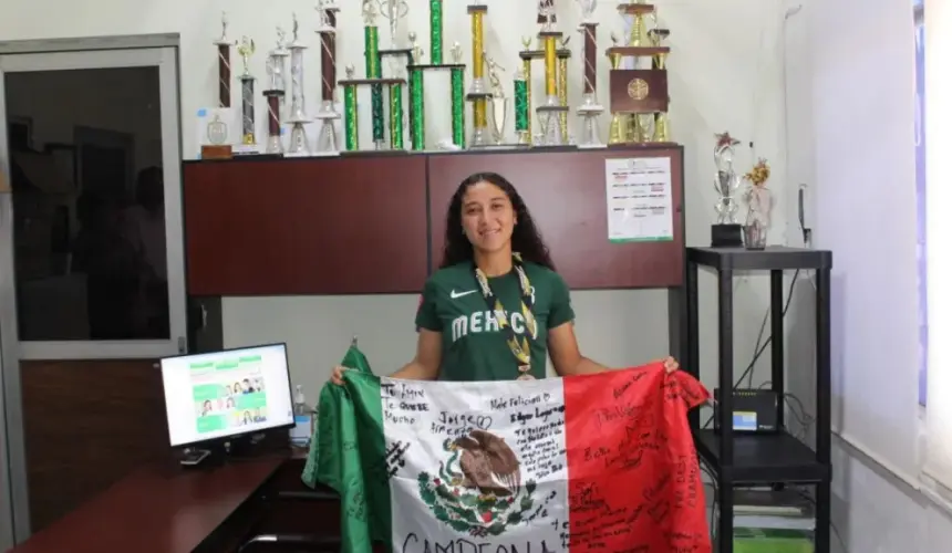 Ashely Armenta Ruiz, alumna del plantel 03 del Colegio de Bachilleres en Villa de Ahome, gana medalla de Bronce para México en Baseball 5 World Cup Youth celebrado en Ankara, Turquía.