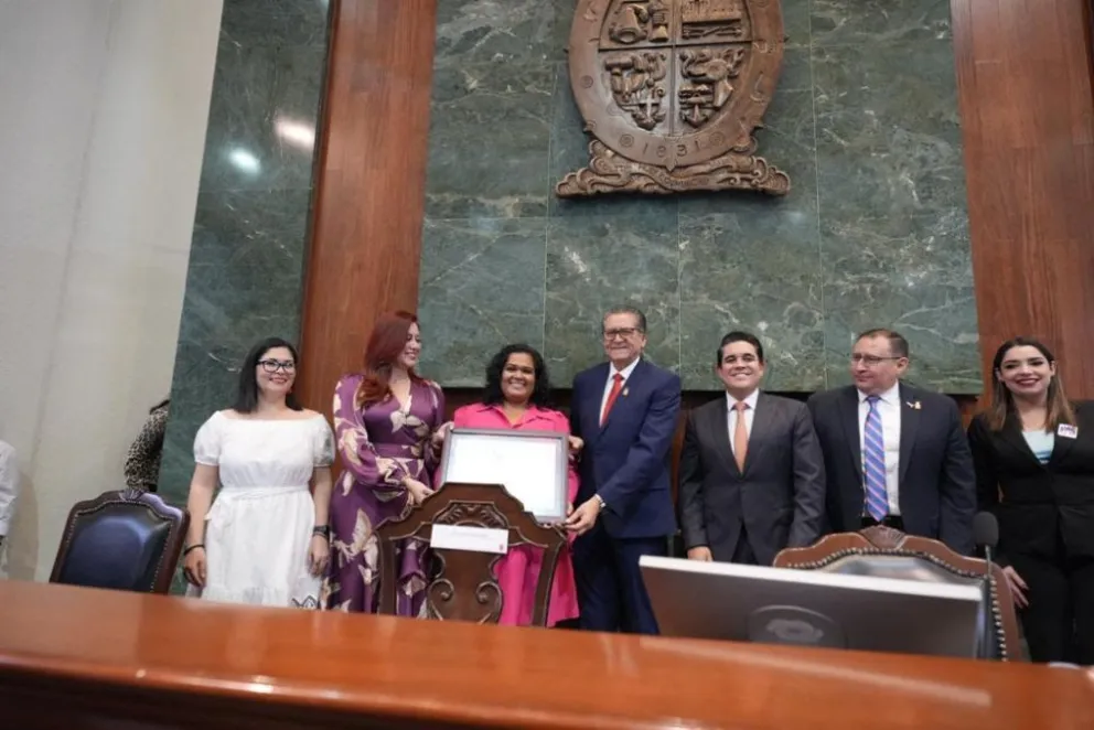 Recibe Yanett Miranda Castro el premio a la Mujer Rural Sinaloa 2023
