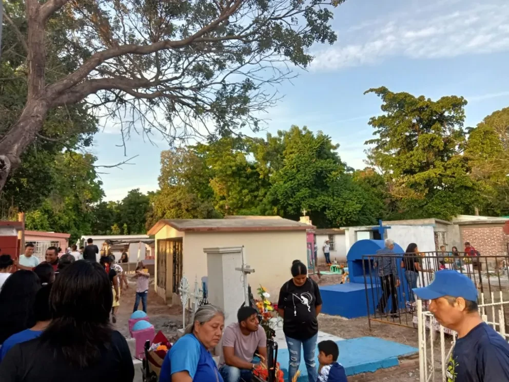 Villa Juárez tiene una celebración multicultural del Día de Muertos.