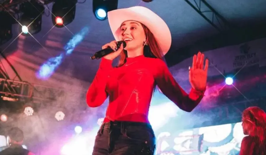 La artista sinaloense dará el concierto Noche de velas en el marco de esta gran fiesta cultural en Culiacán. Foto: Instagram