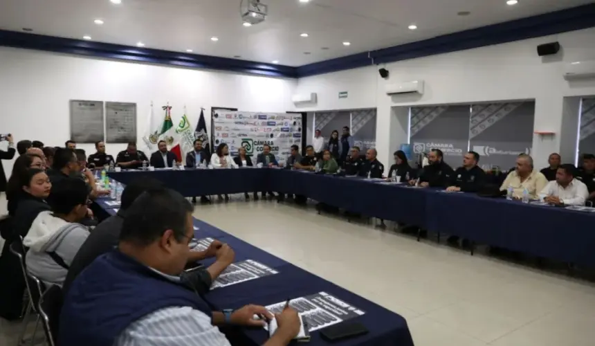 Revisan las acciones del operativo de seguridad que se va a realizar en el Buen Fin 2023 en Querétaro. Foto: Cortesía