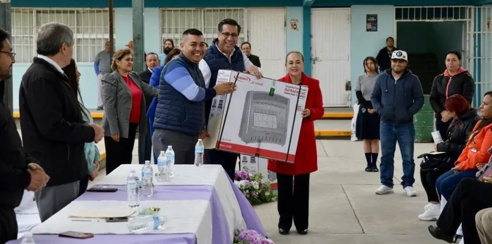 Dotan de materiales a escuelas de Ciudad Juárez, Chihuahua. Foto: Cortesía