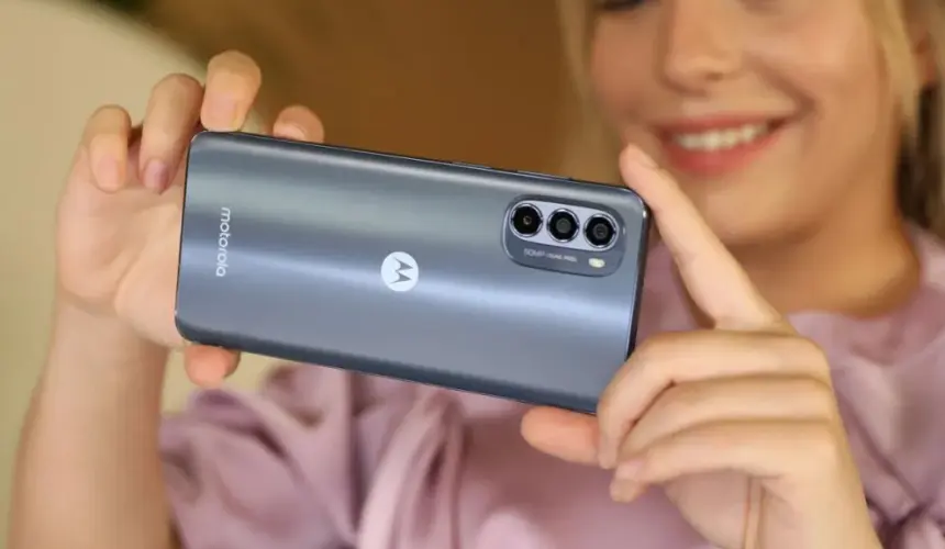 El smartphone Motorola Moto G62 5G, de los más económicos en el mercado e incluye una cámara de calidad