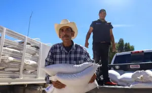 Llevan 64 toneladas de frijol y maíz a las familias de los municipios de Chinípas y Guazapares, en Chihuahua