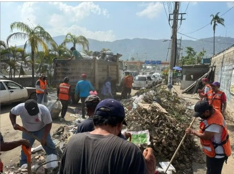 Correcto manejo de basura en zonas afectadas por Otis protege salud de la población y del ecosistema.