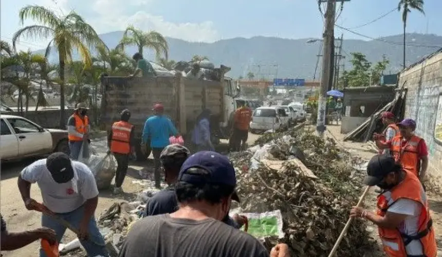 Correcto manejo de basura en zonas afectadas por Otis protege salud de la población y del ecosistema.