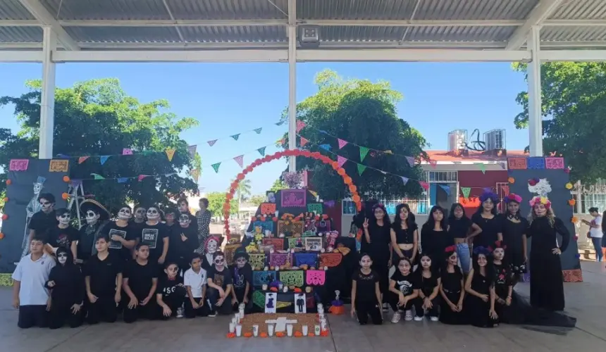 Con un Festival Cultural los niños de la Primaria recuerdan a sus muertos