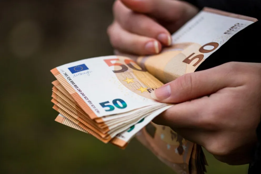 Precio del euro hoy 21 de noviembre de 2023. Foto: Freepik