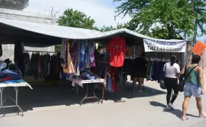 Los jueves son de compras en el tianguis Laureles Pinos del sector 21 de Marzo en Culiacán
