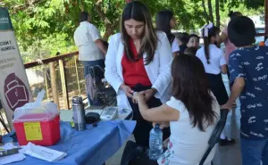 Jornada médica a personas, y de esterilización de perros y gatos en la colonia Renato Vega Amador en Culiacán