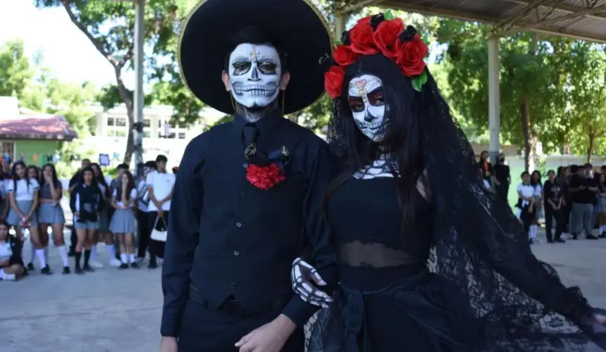 Yoali Quintero es una hechicera del maquillaje en Barrancos