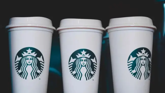 ¿Cuál es la promoción especial de Starbucks el 27 de enero?