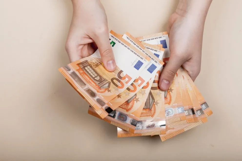 Cuál es el precio del euro hoy martes 12 de diciembre en los bancos de México