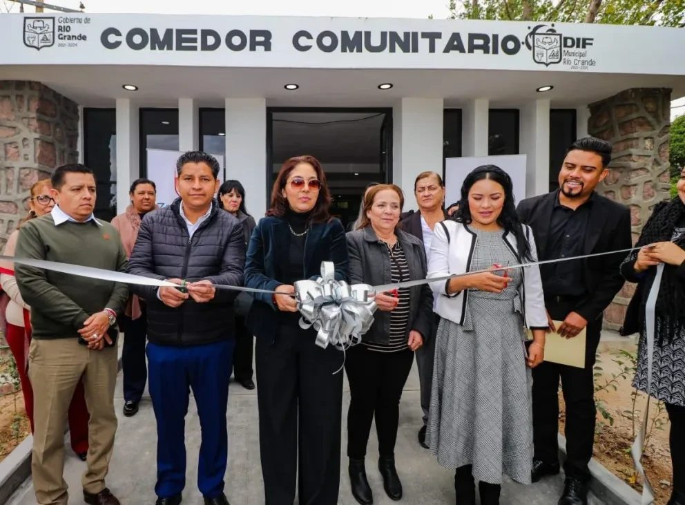 Durante el corte del listón del comedor comunitario en Río Grande, Zacatecas. Foto: Cortesía