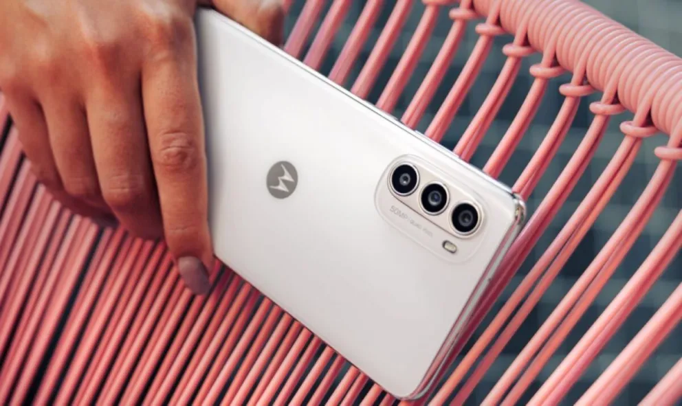 Smartphone Motorola Moto G52 con cámara de buena calidad. Foto: Cortesía