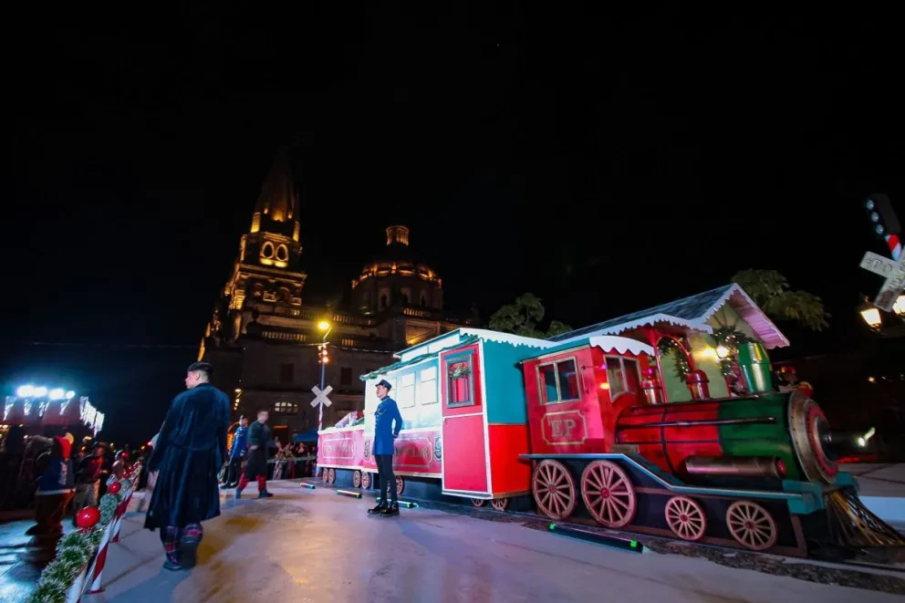 Festival de Invierno Ilusionante 2023 en Guadalajara; admira su gigante nacimiento y árbol de Navidad
