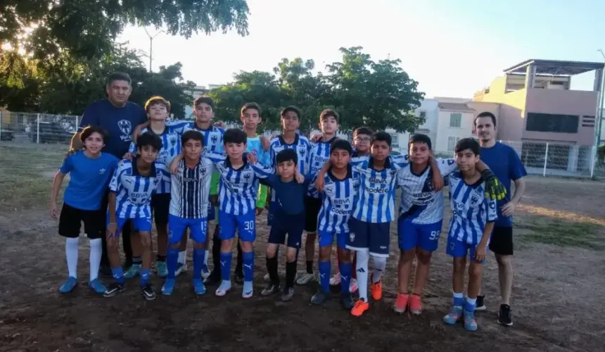 Los Rayados del Monterrey vence 7-1 al conjunto de la Escuela Chivas en la Copa Navideña-IMDEC 2023 de Futbol en la categoría Juvenil A que se realiza en Valle Alto. Fotos: IMDEC