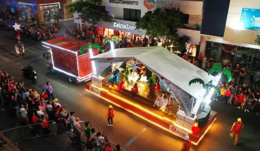 Gran Desfile Navideño en Culiacán.