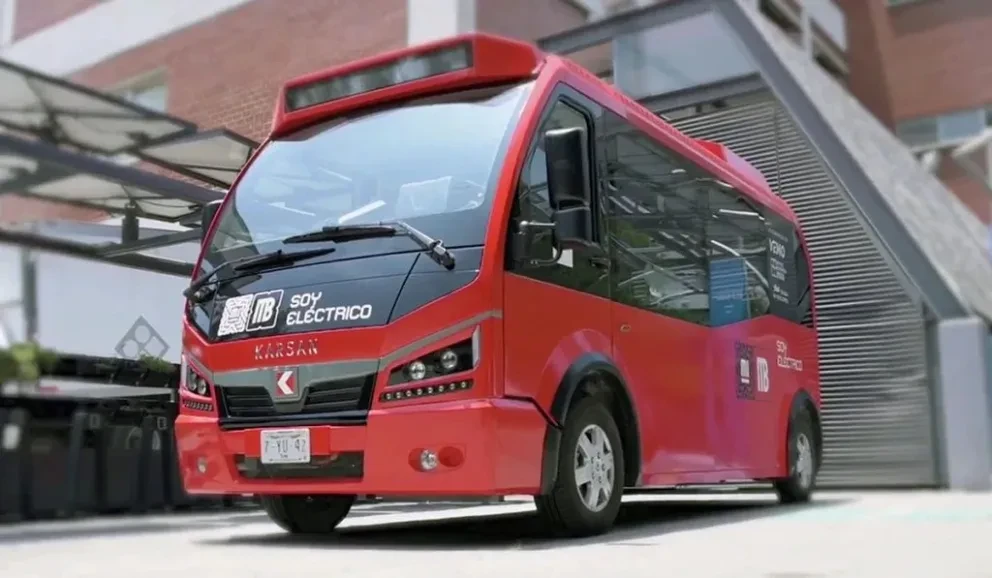 Este pequeño medio de transporte funciona 100% con energía eléctrica, por lo que es una opción ecológica a largo plazo. Foto: Cortesía