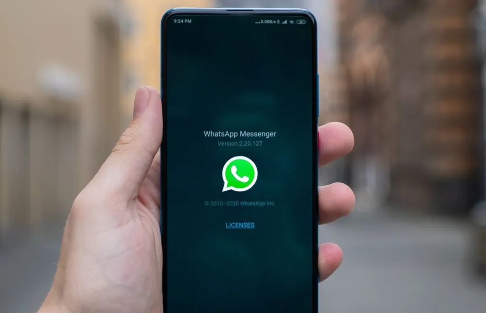 WhatsApp en un celular
