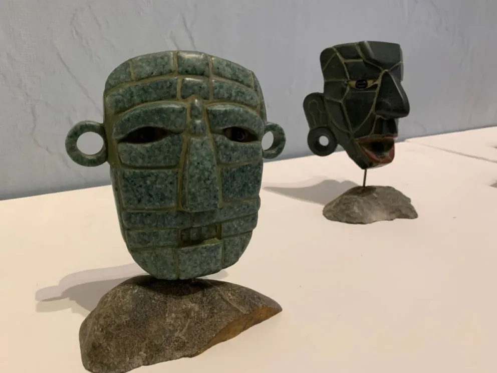 Obras de la exposición Jade Maya de Guatemala. Foto: Cortesía