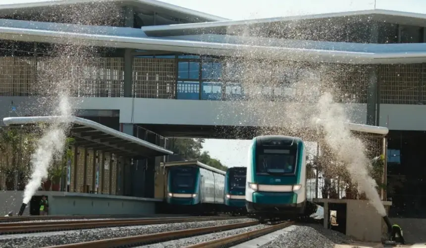 AMLO inaugura el Tren Maya del  tramo Campeche-Cancún.