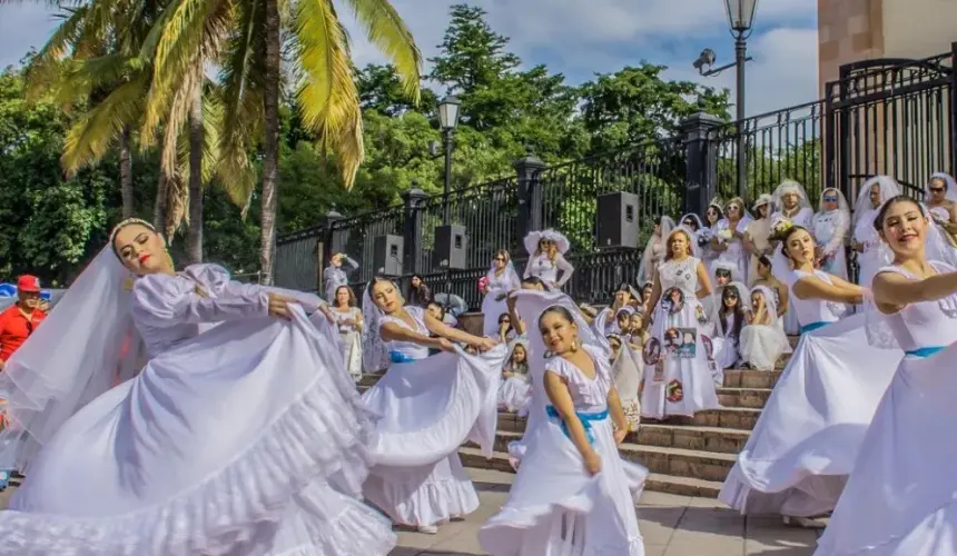 Como parte de un proyecto cultural, invitaron a las mujeres culichis a participar en el desfile de La Novia de Culiacán este 2023. Foto: La Novia de Culiacán / Facebook