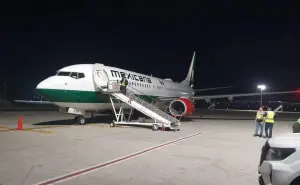 La nueva aerolínea Mexicana de Aviación recibe su primer avión, un Boeing 737 